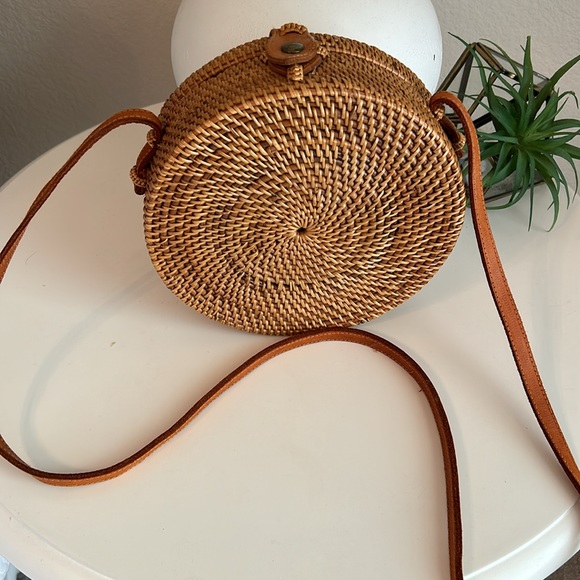 Round Rattan Bag - Picture 3 of 7